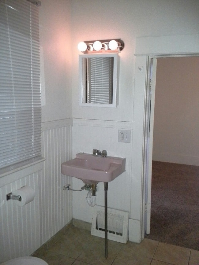 Foto del edificio - 770 Cottage St NE