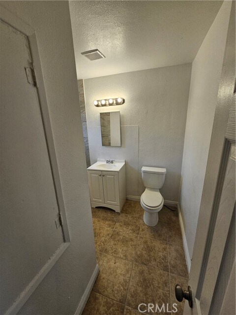 Foto del edificio - 2666 N Waterman Ave