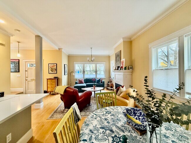 Foto del edificio - 381 Huron Ave