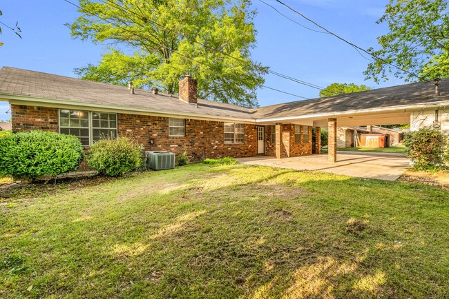 Building Photo - Renovated 4 Bedroom 2.5 Bath Home for Rent!