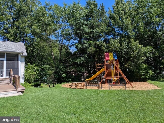 Foto del edificio - 9672 Farmside Pl