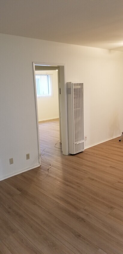 Building Photo - 10020 Palms Blvd