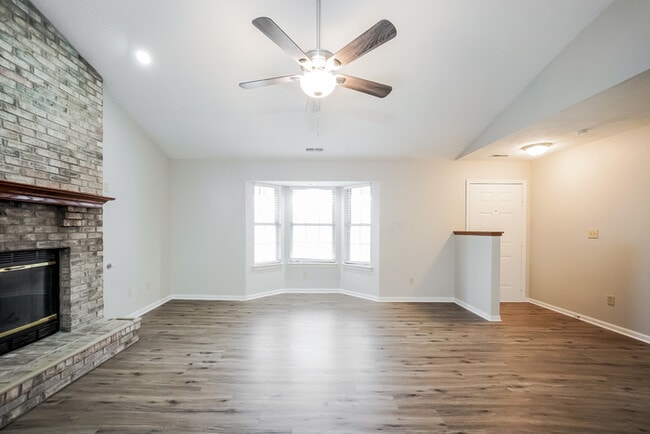 Building Photo - 205 Randell Ct