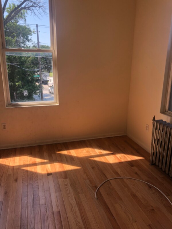 Primary Photo - 149 W 5th St