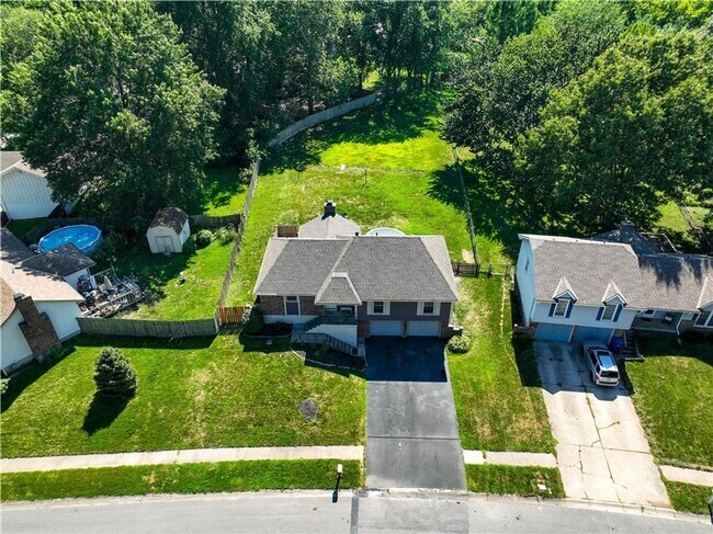 Foto del edificio - Coming soon! Newly Renovated SF in Liberty