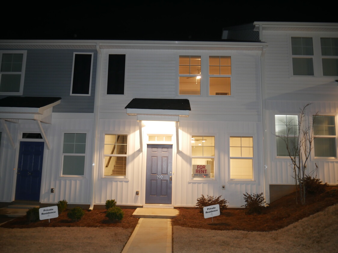 Primary Photo - 160 Valley Creek Dr