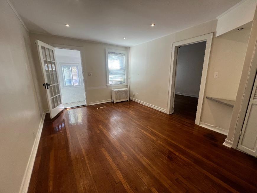 Foto principal - 2 bedroom in SUNNYSIDE NY 11104