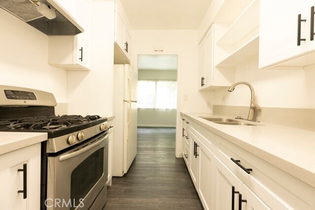 Foto del edificio - 4047 Irving Pl