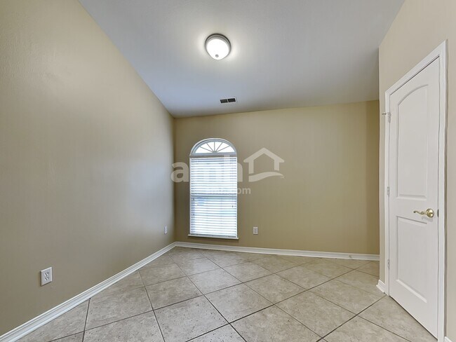 Foto del edificio - 937 Heatherwood Dr