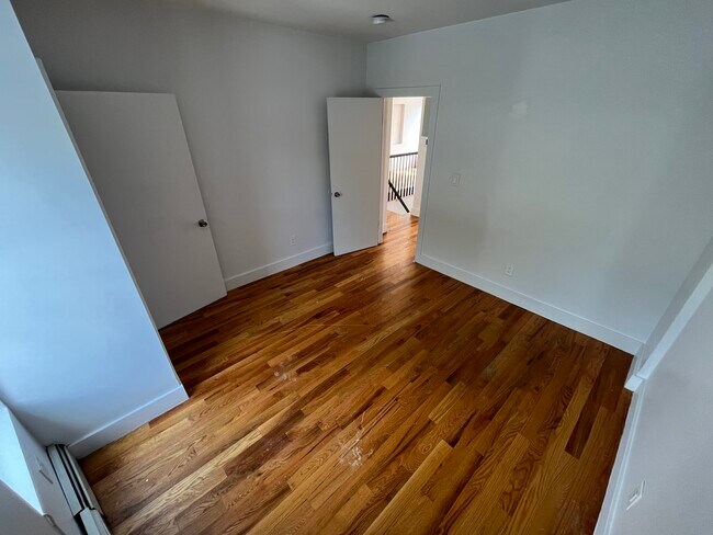 Building Photo - 515 Evergreen Ave