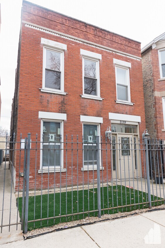 2139 W Huron St Unit 1F, Chicago, IL 60612 Apartments in Chicago, IL