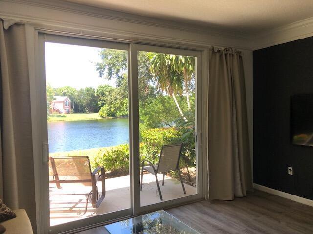 Foto principal - 2044 Alta Meadows Ln
