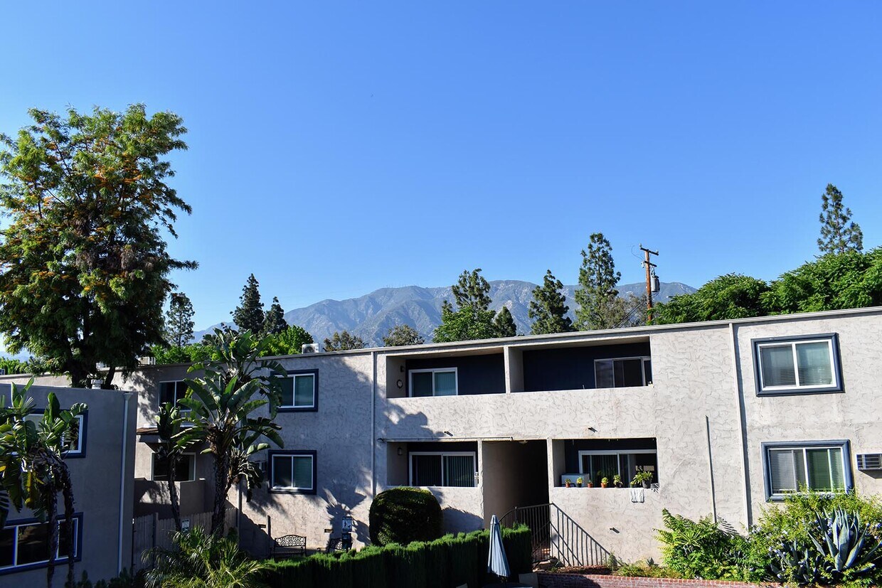 Americana La Crescenta Apartments in La Crescenta, CA Westside Rentals