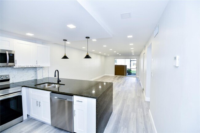 Foto del edificio - 905 Southridge Rd