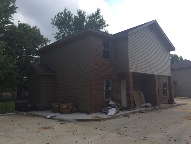 Building Photo - 1104 Cartwright St