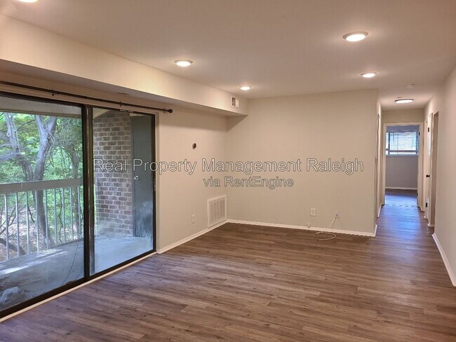 Foto del edificio - 1004 Sandlin Pl