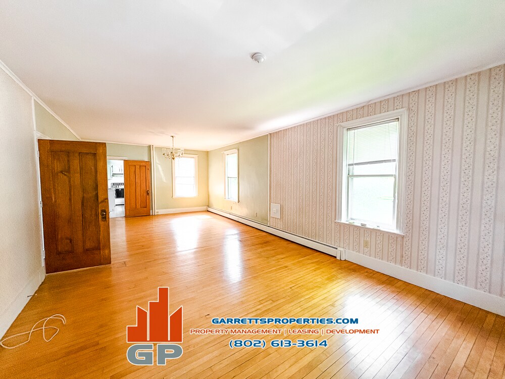 Foto principal - 203 S Main St