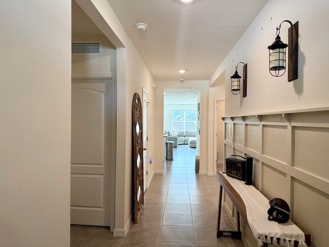 Building Photo - 13 Melogold Dr