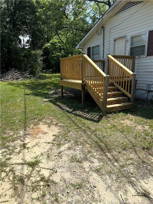 Building Photo - 2102 Nickey Avenue
