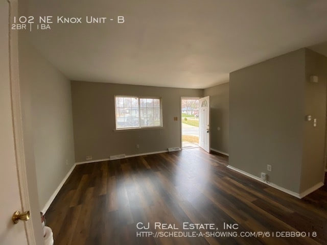 Foto del edificio - 102 NE Knox St
