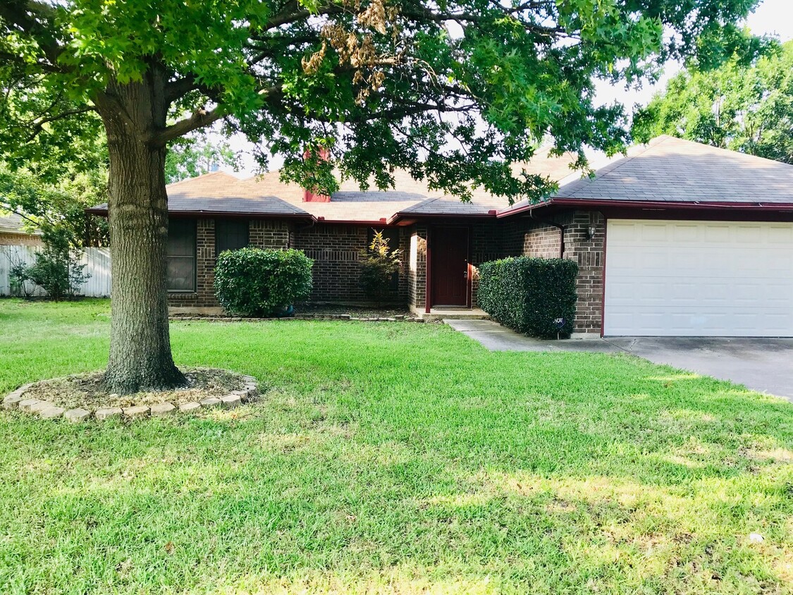 Primary Photo - Nice Home in Keller close to Keller High