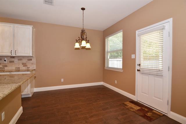 Building Photo - 4013 Hawkins Dr