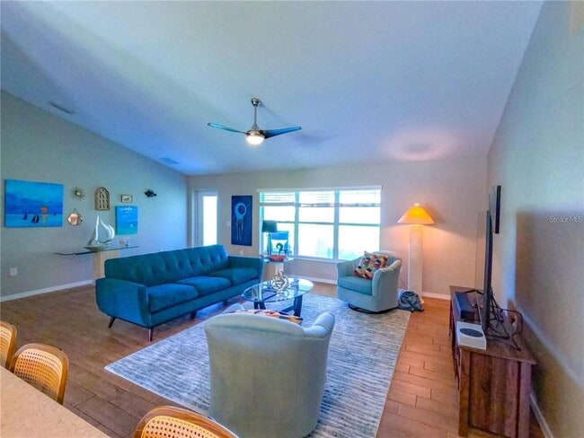 Foto del edificio - 421 Londrina Dr