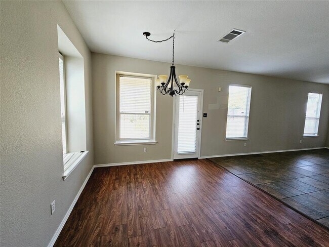 Foto del edificio - 789 Covent Dr