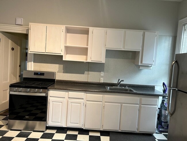 Building Photo - 36 7th St