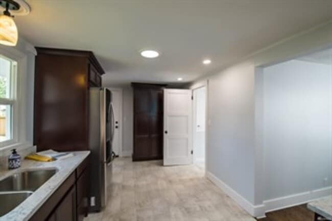 Building Photo - 14230 Ash Way