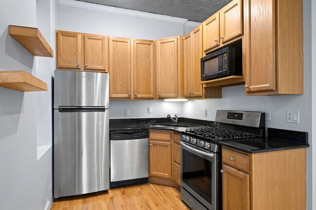 Foto del edificio - 825 N Winchester Ave