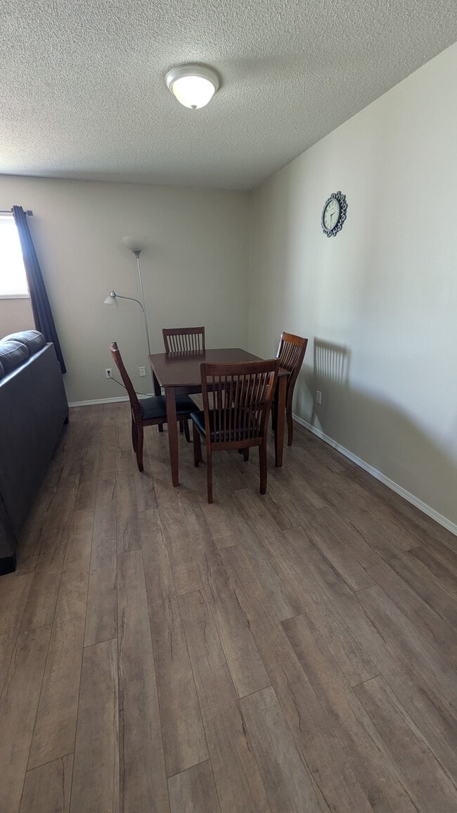 Dining room - Pine Place Apartments