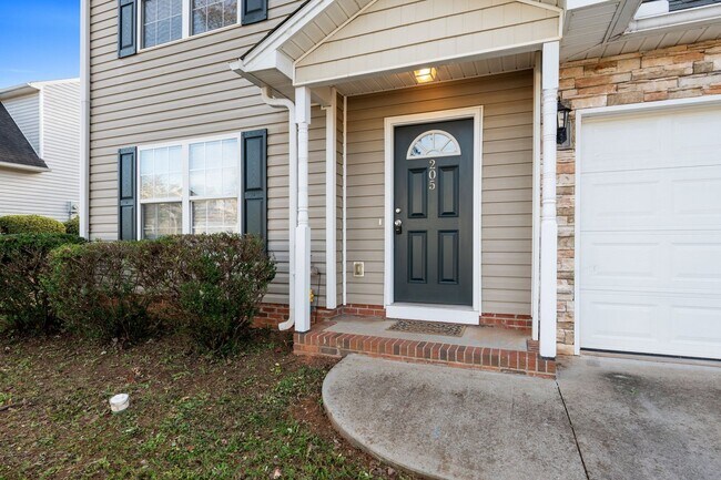 Foto del edificio - Spacious 4 BR, 2.5 BA, Master BR on Main, Conveniently Located Between Greenville and Spartanburg