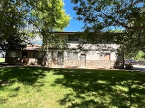 Building Photo - 2600 Parklake Ct