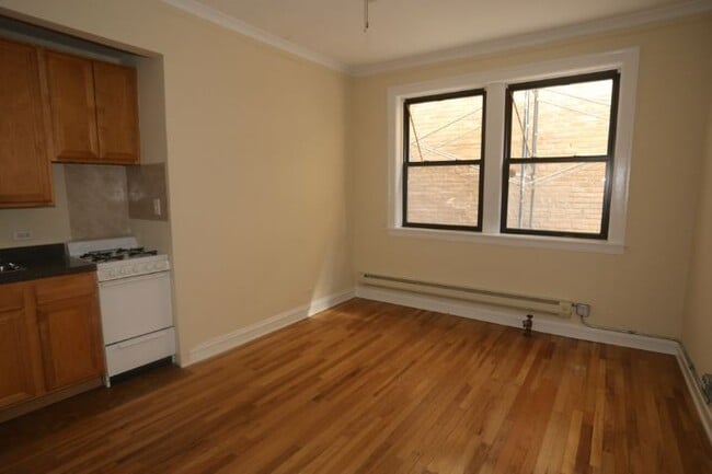 Building Photo - 4549 N Damen