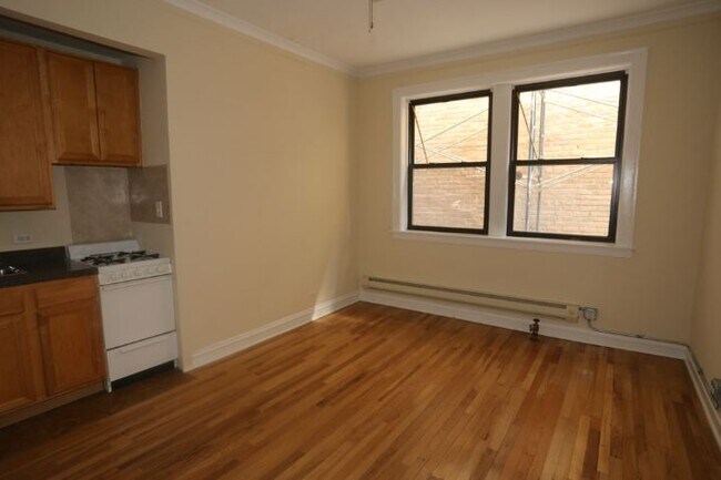 Building Photo - 4551 N Damen