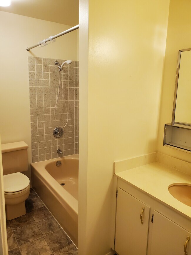 Bath - 604 NE 165th St
