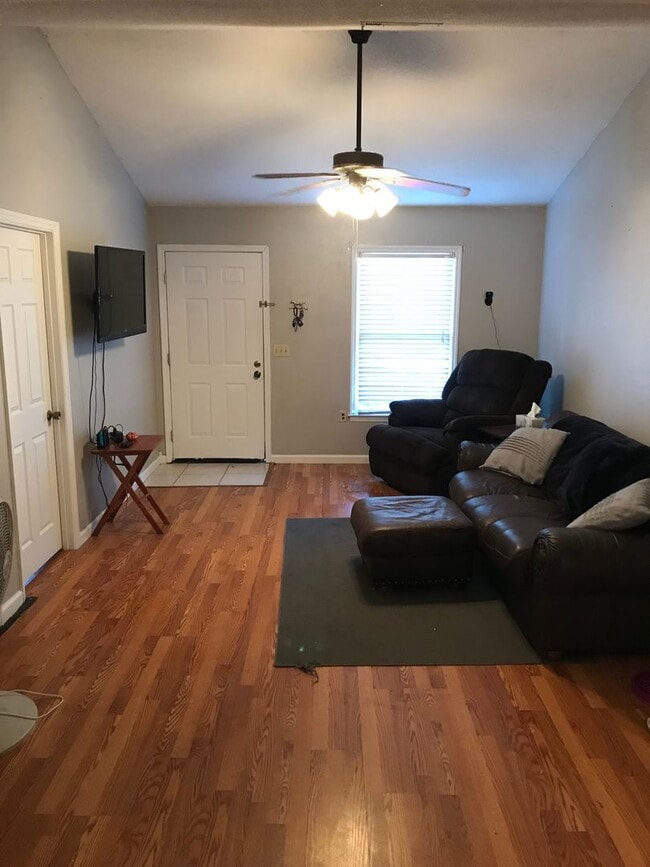 Building Photo - 140 Lanier Dr