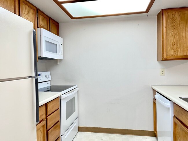 Foto del edificio - Main level 2 Bedroom Condo in Rockrimmon