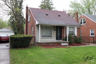 Building Photo - 9311 Fenton Ave