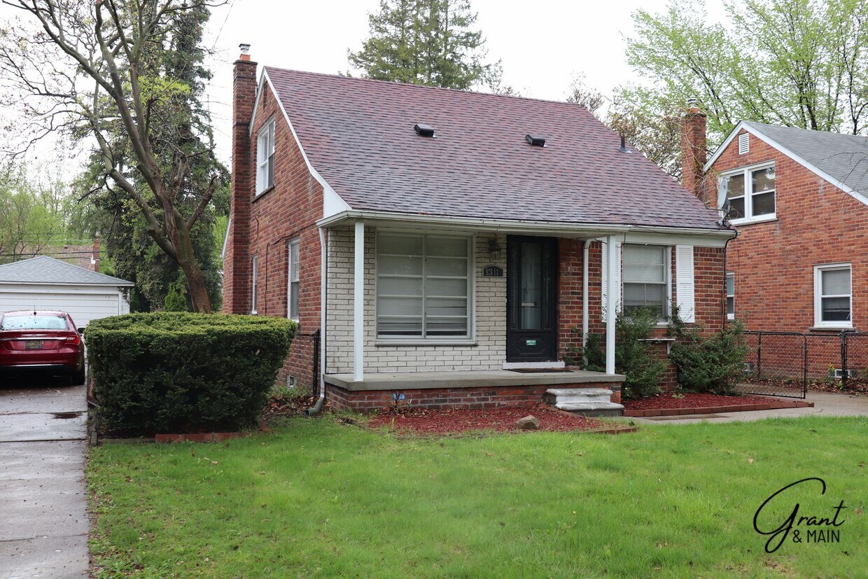 Primary Photo - Spacious 3 Bedroom - 1 Bath - Redford - $1...