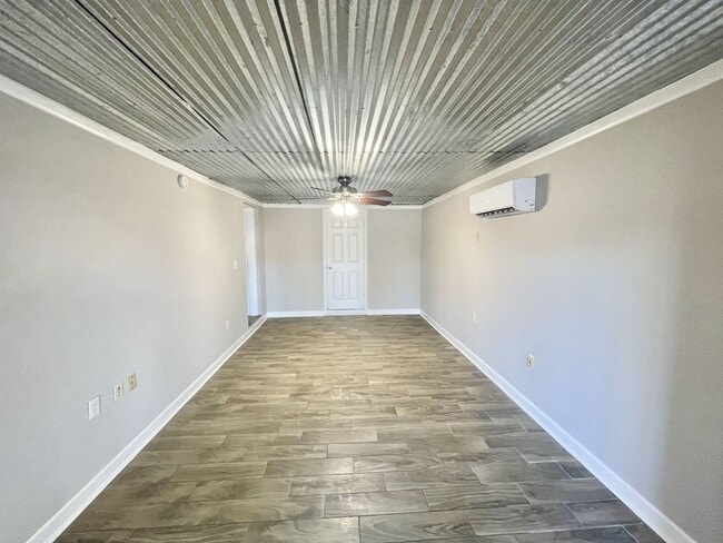 Building Photo - ADORABLE 2 BED WINTER PARK RENTAL HOME