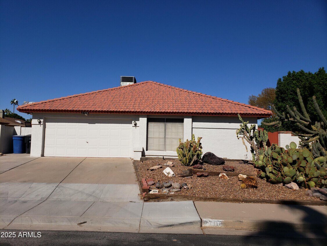 Foto principal - 2708 W Gila Ln