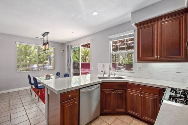 Building Photo - 907 Mira Lago Way