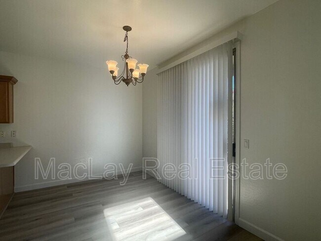 Building Photo - 16833 S Magenta Rd