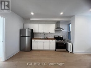 Building Photo - 804A St Clair Ave W