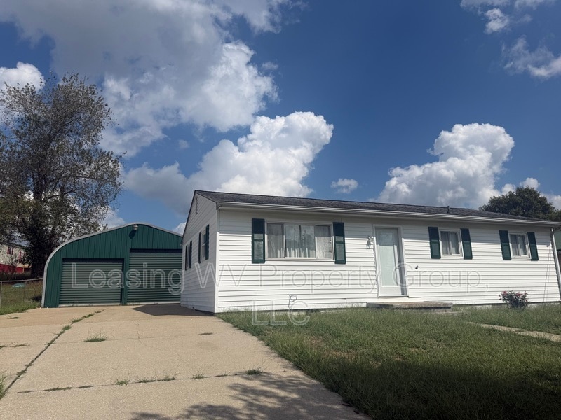 Primary Photo - 102 1st St E