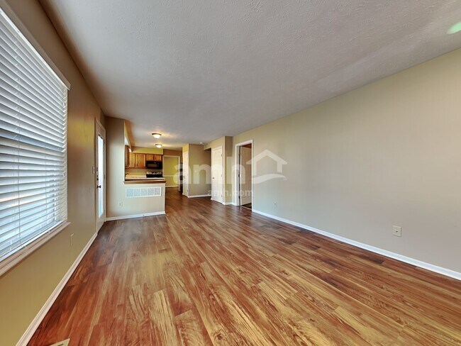 Foto del edificio - 6334 Tara Brooke Ct