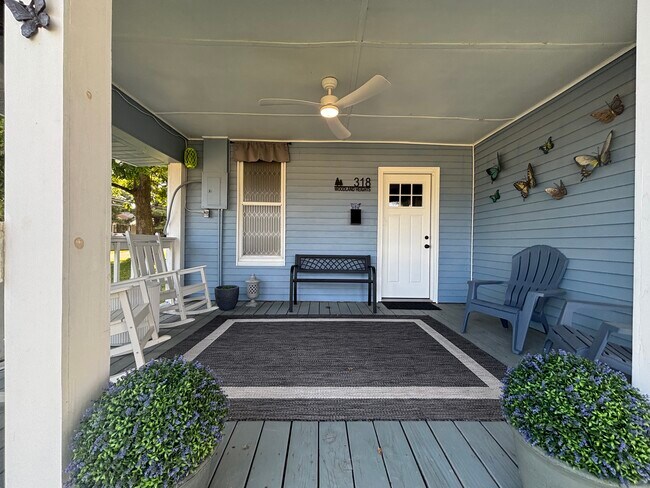 Foto del edificio - 318 S Woodland Heights Dr