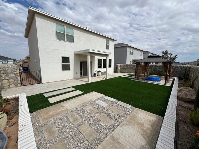 Foto del edificio - 6020 Hidden Clove Ct